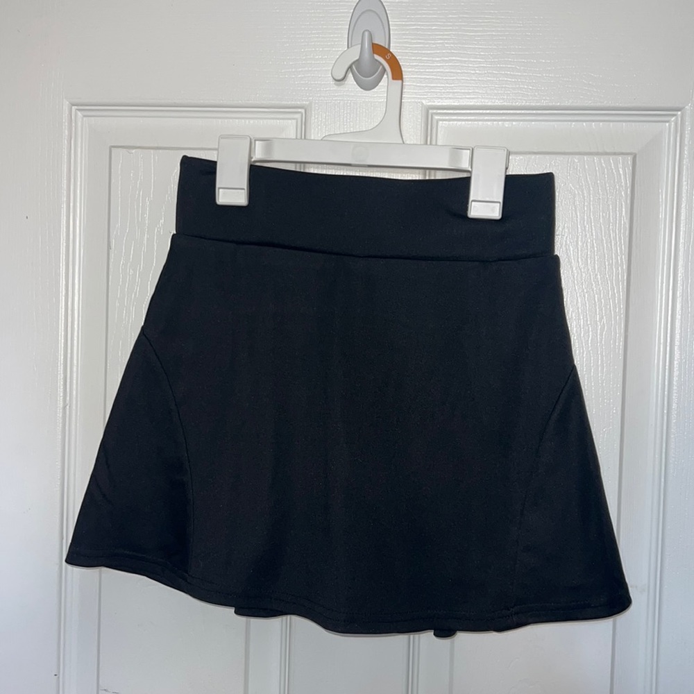 Black tennis skort